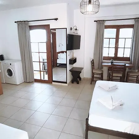 Dedalos N3 Sea View Apartment-30 Metres From The דירה